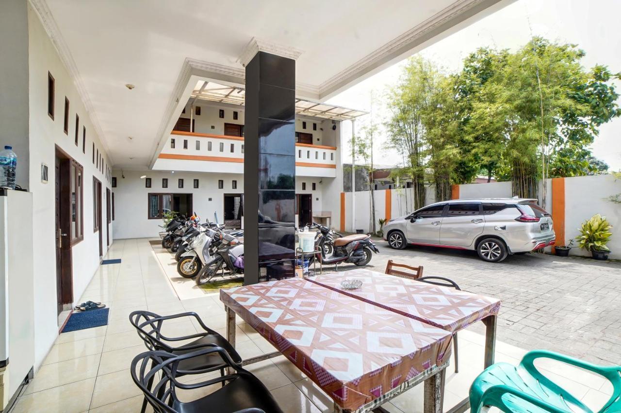 מלון מדאן Oyo 90751 Graha Sei Batugingging מראה חיצוני תמונה